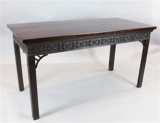 A George III mahogany serving table, W.5ft 6in. D.2ft 7in. H.2ft 11in.